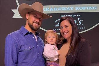 La figlia della cavalcatrice di rodeo Kelsie Domer muore in un incidente a cavallo