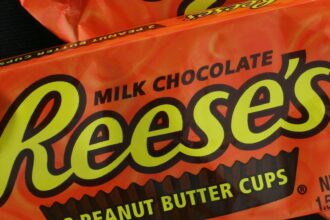 La ricetta delle tazze di burro di arachidi di Reese è stata modificata, affermazioni della famiglia dell'inventore