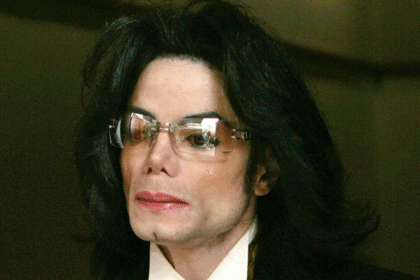 Gli ex amici di Michael Jackson denunciano l'Estate per traffico sessuale