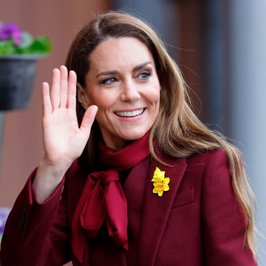 Kate Middleton rifiuta l'autografo a causa delle regole reali