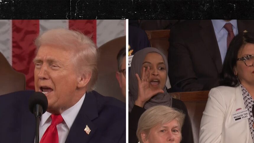 Donald Trump definisce i democratici “pazzi” durante lo Stato dell’Unione