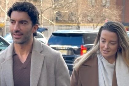 Justin Baldoni arriva per il secondo giorno in tribunale con la moglie Emily nel mezzo della battaglia legale "Finisce con noi".