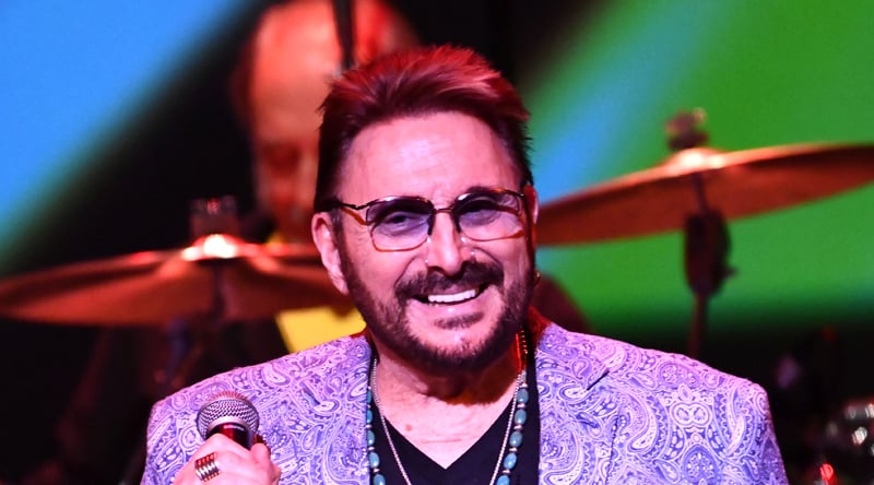 Morto Chuck Negron - Il cantante di "Jeremiah Was A Bullfrog" è morto a 83 anni