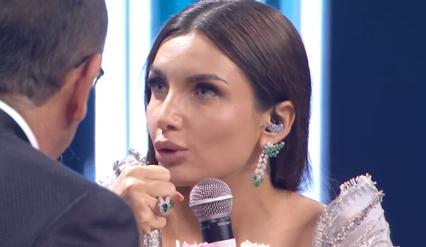 ''Se non smettono scendo col megafono'': Elettra Lamborghini porta la sua ‘crociata’ contro i ‘festini bilaterali’ sul palco di Sanremo 2026 - Gossip.it