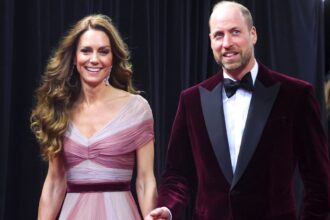 Kate Middleton e il principe William ai BAFTA 2026: sorridono nel bel mezzo della bufera che sconvolge i Windsor - Gossip.it
