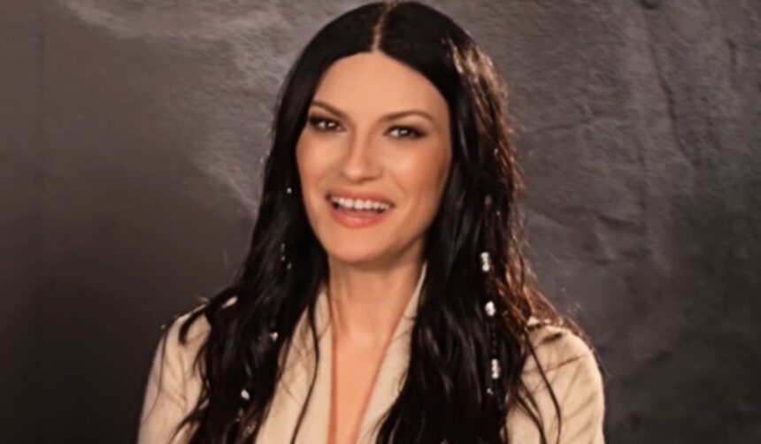 Laura Pausini arriva a Sanremo: al Tg1 confessa quale famoso divo di Hollywood ha scartato per un suo videoclip, ecco chi - Gossip.it