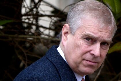 Clamoroso! Il principe Andrea arrestato dalla polizia britannica nel giorno del suo 66esimo compleanno - Gossip.it