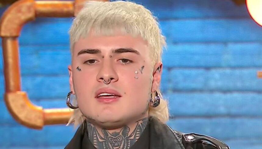 ''A Sanremo ho capito di essere malato'': Rosa Chemical svela la sua depressione in tv a Ciao Maschio - Gossip.it