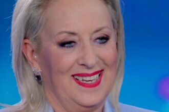 ''Quando faccio le pulizie di casa mi vesto come per andare in televisione'': Carolyn Smith continua a lottare con il sorriso contro la malattia - Gossip.it