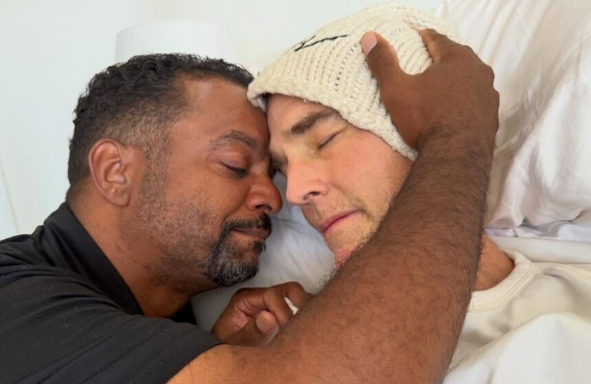 L’amico del cuore di James Van Der Beek condivide la foto prima del loro ultimo addio: ''Mi manca già tantissimo'' - Gossip.it