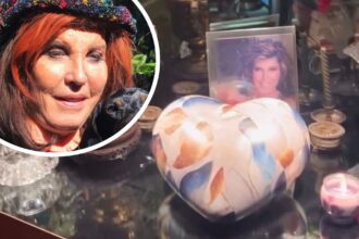 ''Sei tornata, sempre con me a casa'': Giada De Blanck mostra quella che sembra essere l’urna con le ceneri di mamma Patrizia - Gossip.it