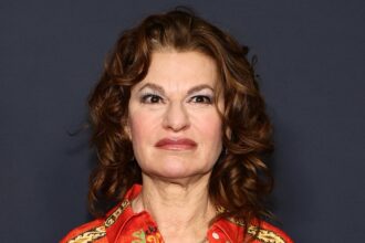 Sandra Bernhard si unisce al cast della quarta stagione di "The White Lotus"!