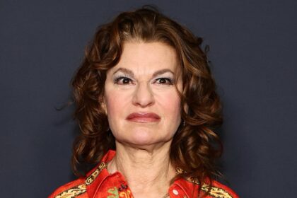 Sandra Bernhard si unisce al cast della quarta stagione di "The White Lotus"!