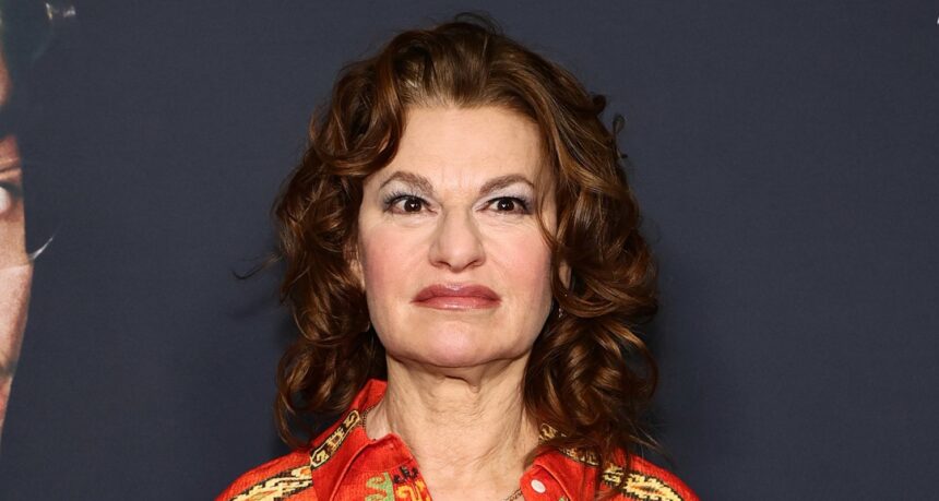 Sandra Bernhard si unisce al cast della quarta stagione di "The White Lotus"!