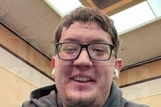 La stella virale del basket NCAA Robbie Avila sceglie "Cream Abdul-Jabbar" come soprannome più divertente