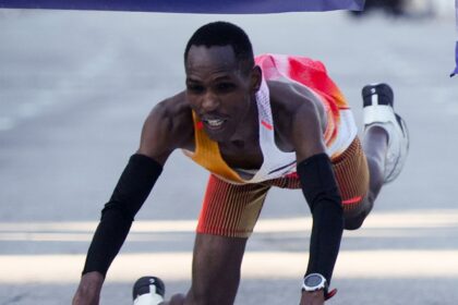 Maratona di Los Angeles su Michael Kimani Kamau Svolta sbagliata, non vincitore