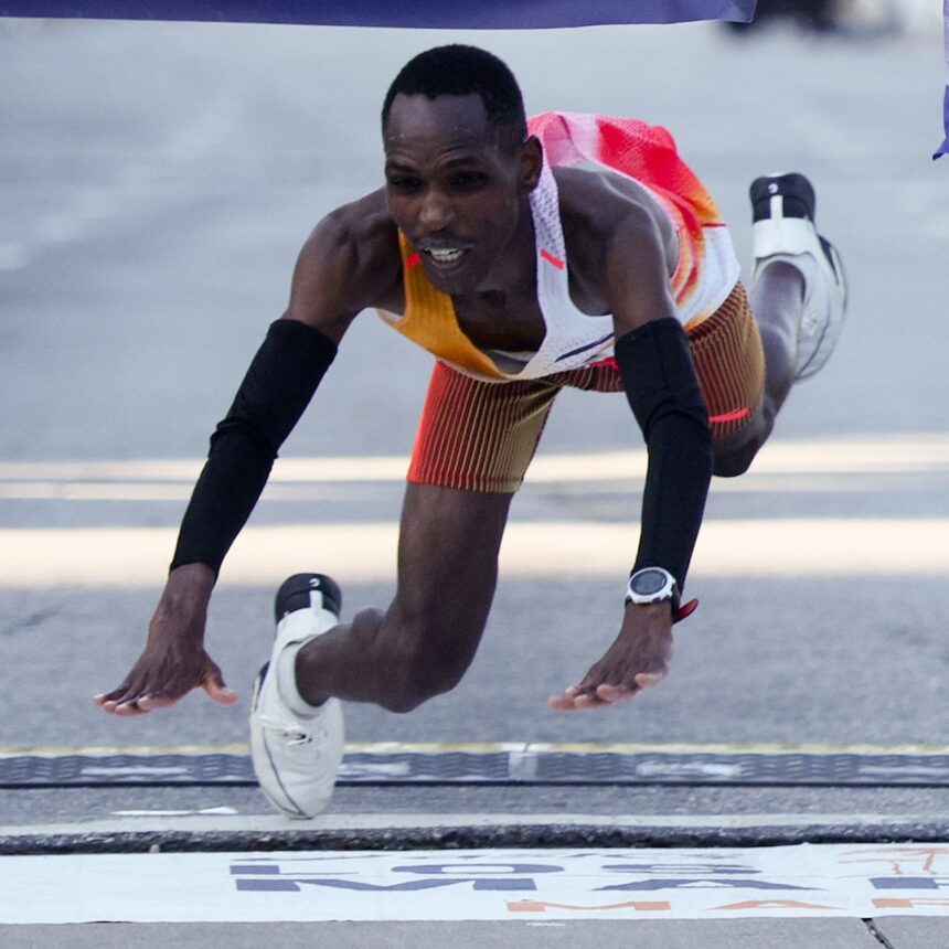 Maratona di Los Angeles su Michael Kimani Kamau Svolta sbagliata, non vincitore