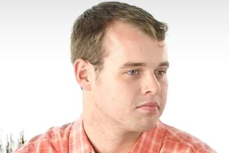 Joseph Duggar avrebbe confessato abusi sessuali al telefono con il padre della vittima mentre i poliziotti ascoltavano