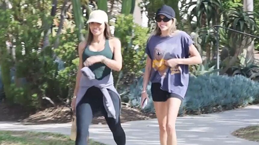 L'ex moglie di Scooter Braun è stata avvistata dopo essersi messa a proprio agio con Tom Brady