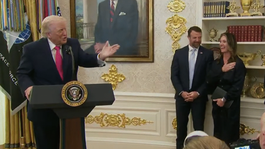 Donald Trump si entusiasma per l'aspetto della moglie del capo del DHS Markwayne Mullin