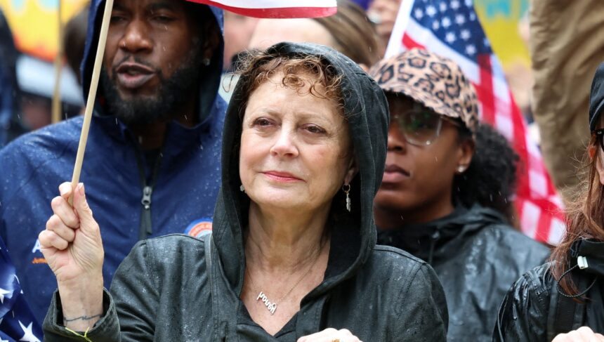 Cosa significa la protesta "No Kings"? Scopri il suo scopo qui: la vita di Hollywood