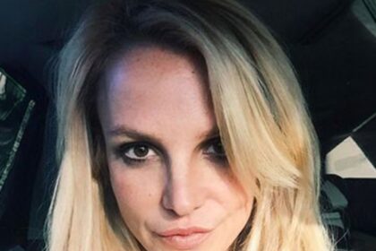 Britney Spears mantiene un profilo basso e non è uscita di casa dall'arresto per guida in stato di ebbrezza