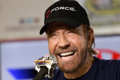 Il figlio e la figlia di Chuck Norris condividono sentiti tributi su Instagram