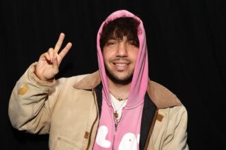 Benny Blanco sull'igiene, il cattivo odore dopo i piedi sporchi