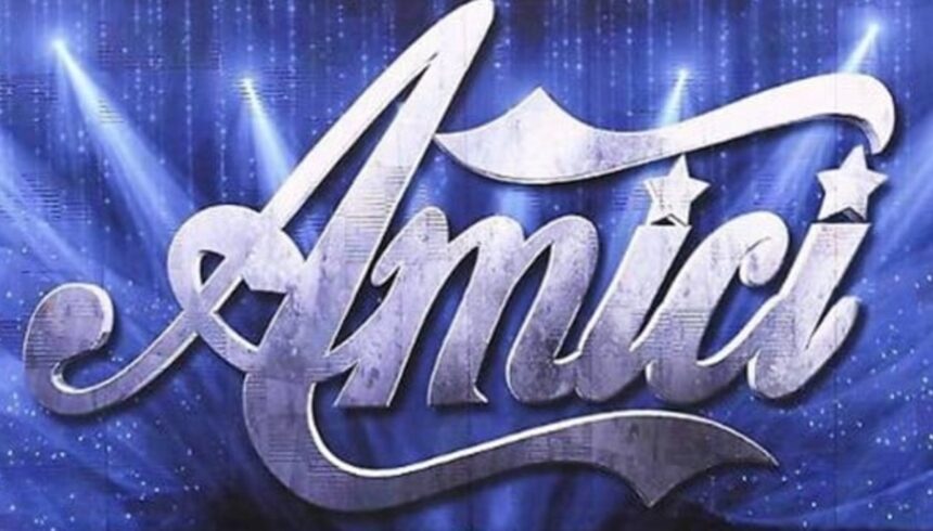 Amici 25 al via: svelati i giudici del Serale, ecco chi giudicherà gli allievi del talent show di Maria De Filippi - Gossip.it