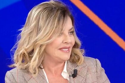 ''Ho rischiato grosso'': Eva Grimaldi in tv svela di essere stata operata d’urgenza per colpa di una protesi al seno - Gossip.it