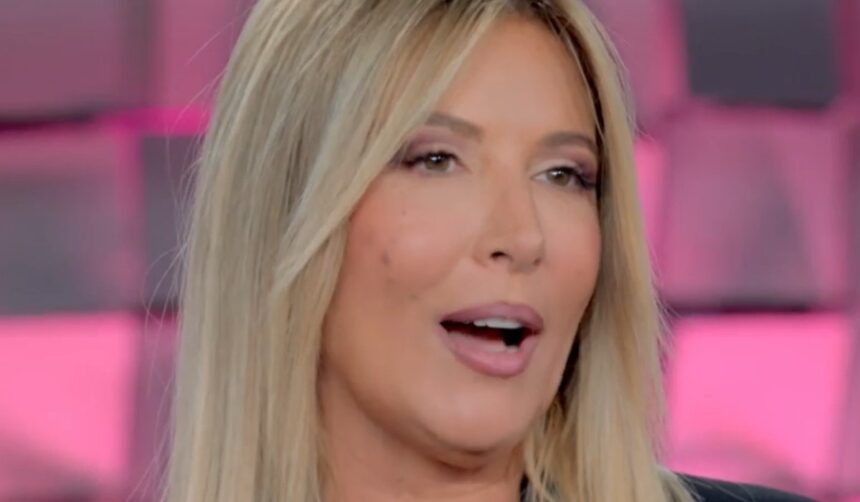 ''Non mi sposerò quest’anno'': Selvaggia Lucarelli in tv spiega perché ha rimandato le nozze con Lorenzo Biagiarelli - Gossip.it