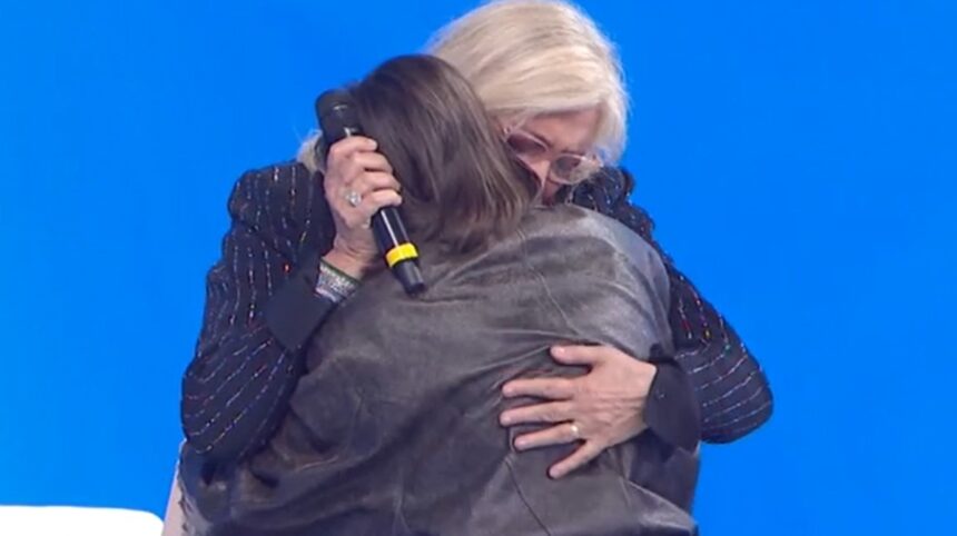 Mara Venier a Domenica In scoppia a piangere: cede alla commozione e crolla in diretta tv, ecco perché - Gossip.it