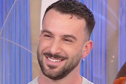 ''Mi dicono che le mie figlie sono brutte'': Andreas Muller in diretta tv si sfoga contro gli hater che lo riempiono di insulti - Gossip.it