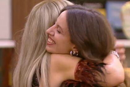 ''Mamma sei una forza della natura'': Alessandra Mussolini in lacrime al GF Vip per la sorpresa della figlia Clarissa - Gossip.it