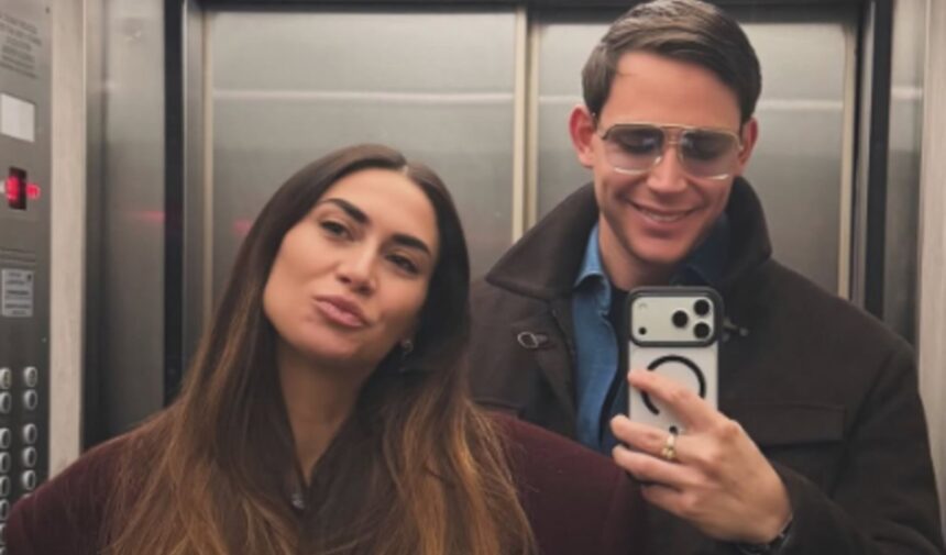 Melissa Satta e Carlo Beretta festeggiano i 2 anni insieme: foto con dedica del 29enne, guarda - Gossip.it