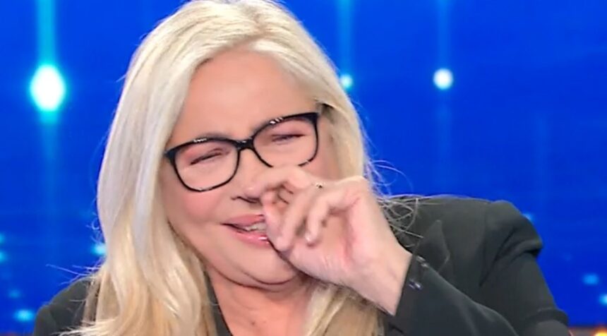 ''In realtà non lo vedo più'': Mara Venier in diretta tv fa una confessione 'hot' a Elettra Lamborghini - Gossip.it