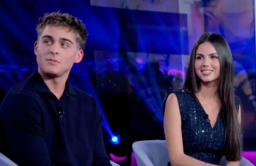 ''Quando l’ho vista mi è piaciuta subito'': Davide Bonolis, figlio di Paolo e di Sonia Bruganelli, in tv insieme alla fidanzata Martina - Gossip.it