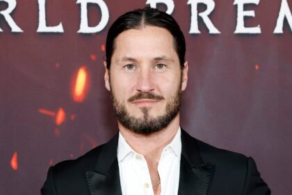 Val Chmerkovskiy perde lo spettacolo "DWTS Live Tour" dopo essere stato ricoverato in ospedale per vertigini
