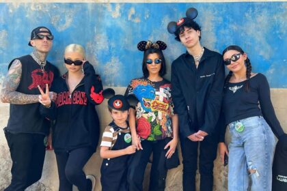 Kourtney Kardashian e Travis Barker Foto di famiglia