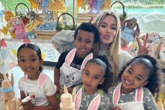 Celebrazioni scandalose della Pasqua di Kardashian