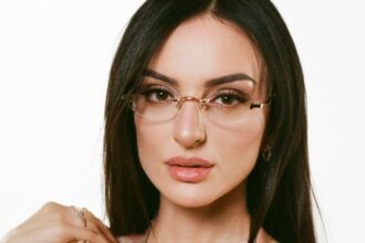 ''Non sono più la caricatura con occhialoni e frangetta'': Arisa, snella e sensuale, si riappropria della sua femminilità - Gossip.it