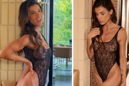 Elisabetta Canalis col body in pizzo trasparente si scopre tutta: a 47 anni è praticamente perfetta e sensualissima, guarda - Gossip.it