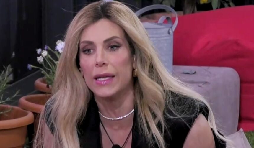 ''La porto in tribunale'': Paola Caruso contro Antonella Elia, prima finalista del GF Vip eletta dal pubblico - Gossip.it
