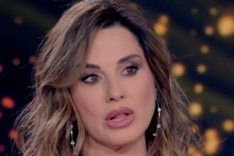 ''Io come Julia Roberts'': Paola Iezzi spiega perché non è ancora andata a nozze col compagno Paolo - Gossip.it