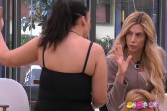 ''Stai infangando tutti'': Paola Caruso e Francesca Manzini litigano ferocemente al GF Vip e volano gli stracci - Gossip.it