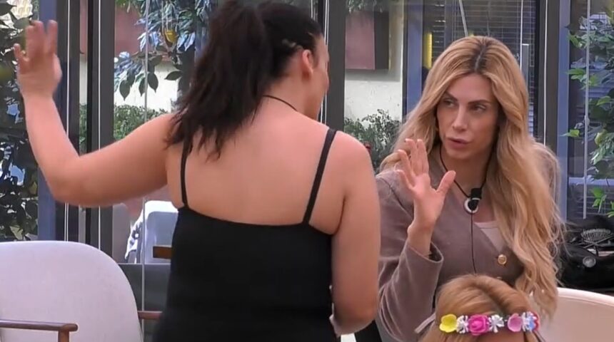 ''Stai infangando tutti'': Paola Caruso e Francesca Manzini litigano ferocemente al GF Vip e volano gli stracci - Gossip.it