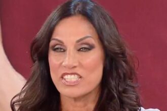 ''C’è una persona'': Annalisa Minetti a due anni dal divorzio in tv svela che è nuovamente fidanzata - Gossip.it