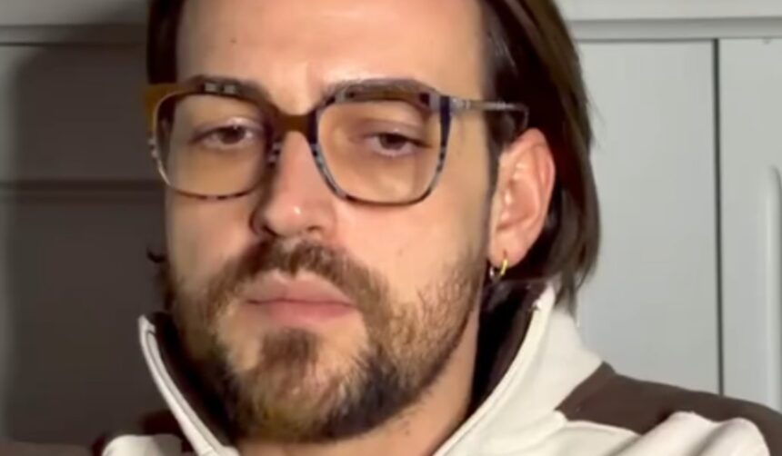 ''Non mantenne la parola'': Valerio Scanu svela tutto sulla rottura definitiva con Maria De Filippi e il gelo successivo - Gossip.it