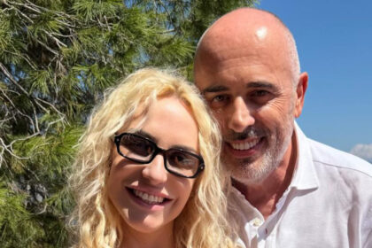 ''Dieci sono anche nostri'': Antonella Clerici festeggia i 60 anni del compagno Vittorio Garrone con una dolce dedica, foto - Gossip.it