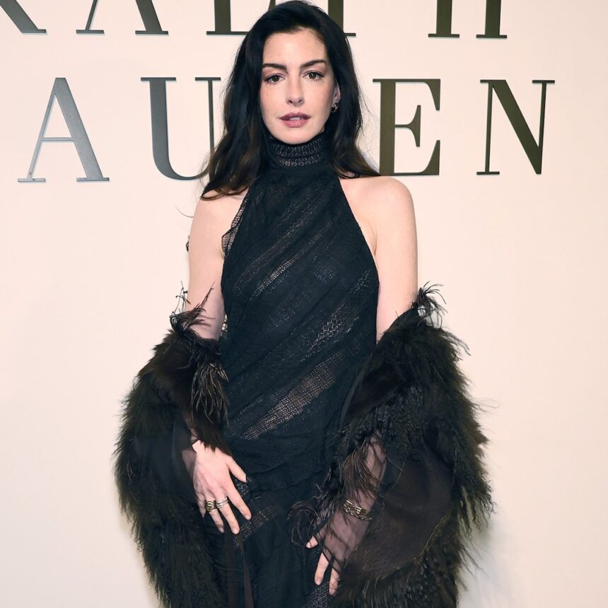 Anne Hathaway affronta le voci sulla chirurgia plastica e il lifting